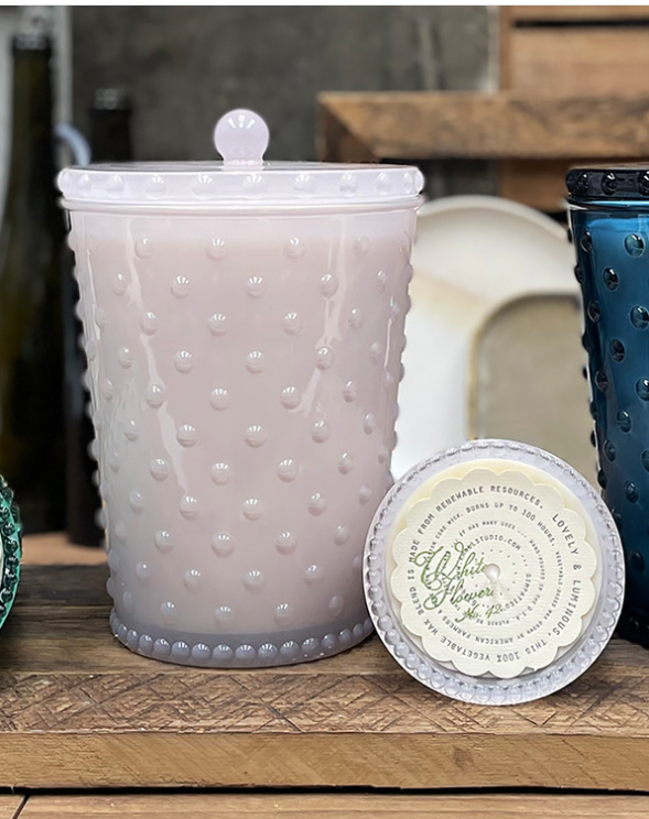 64oz White Flower Hobnail w Lid